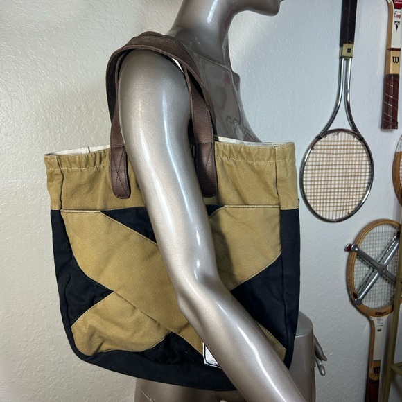 Herschel horse 🐎 racing tote - Picture 4 of 6